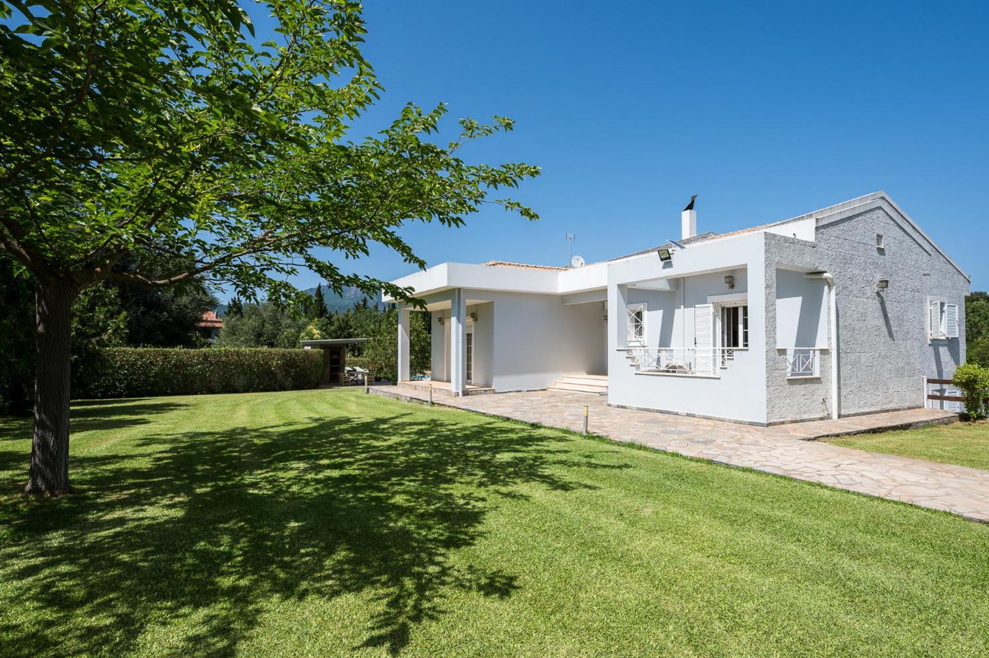 Villa Nefeli With Private Pool By Konnect Dassiá Eksteriør bilde